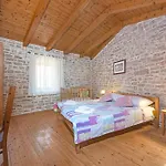 Laura - Orihi Villa *