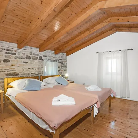 Laura - Orihi Villa *