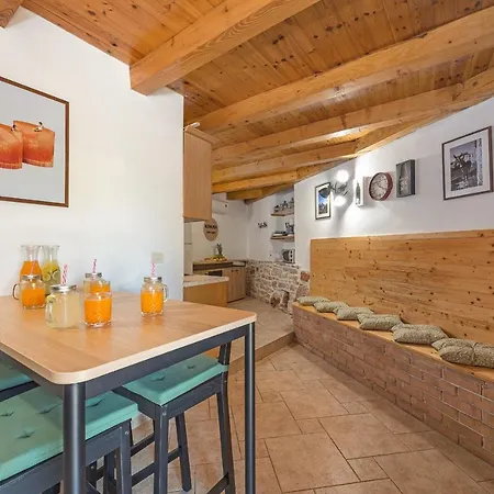 Laura - Orihi Villa *